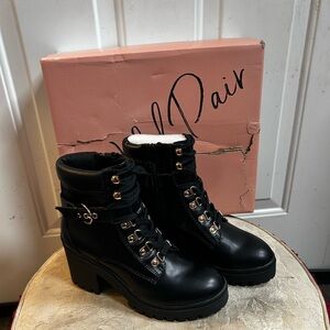 Wild Pair Black women’s Lace Up combat Boots Sz 5.5 BRIDGETTP